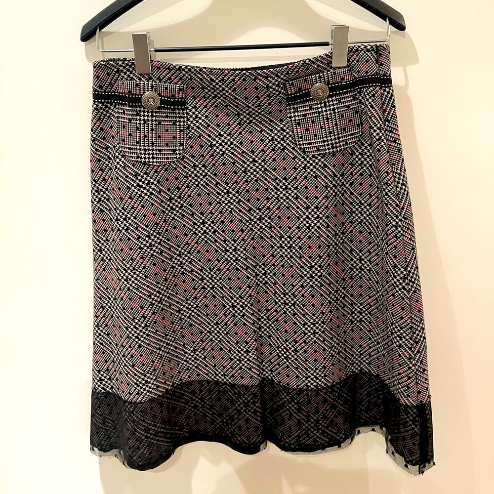 Cynthia Steffe 22 in.(VINTAGE)  Glen-plaid lace at hem skirt. Size 10.